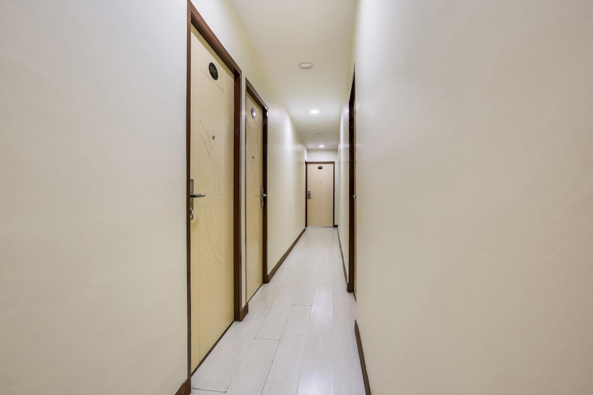 Oyo 90282 Hotel Taj Inn, Seksyen 7 Shah Alam Exteriör bild