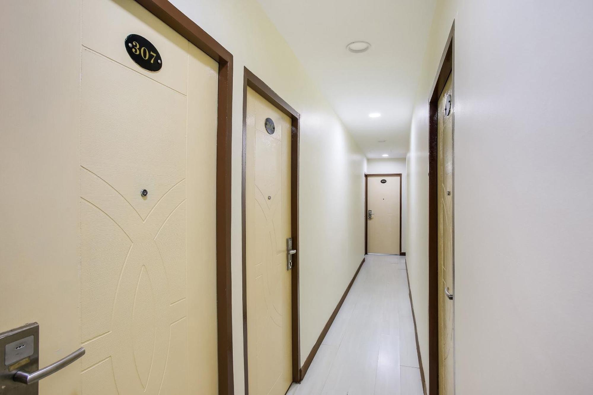 Oyo 90282 Hotel Taj Inn, Seksyen 7 Shah Alam Exteriör bild